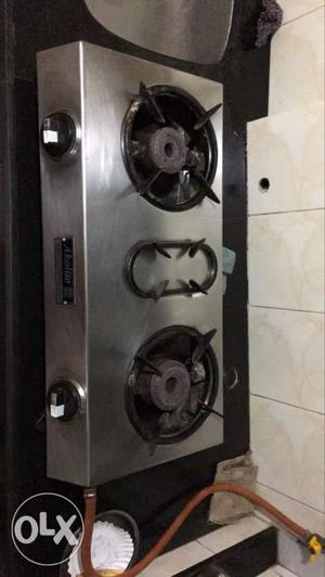 2 Burner Gas Stove. Compatable with piped gas