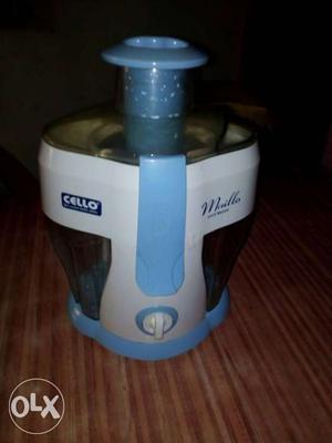 Blue And White Cello Maillo Juicer