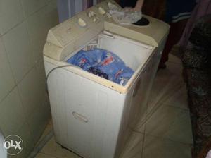 Good conditioned washing machine.. working