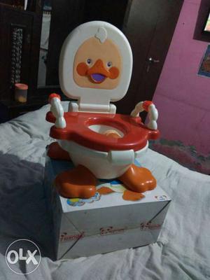 Baby duck potty seat can be used as a potty and