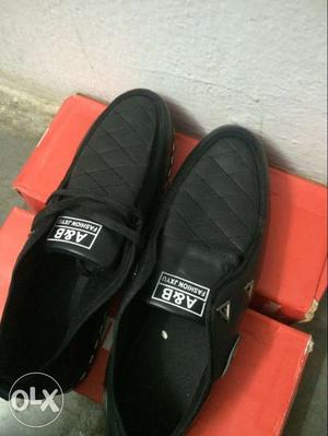 Black Leather Shoes Wirh Box