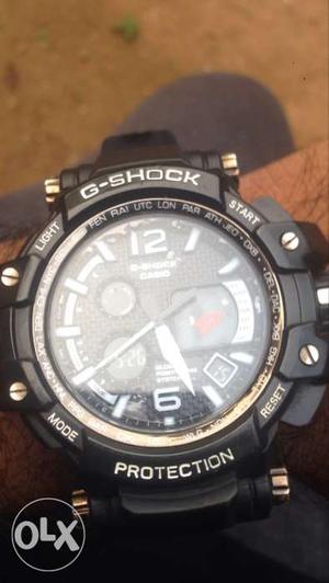 Black casio g-shock watch
