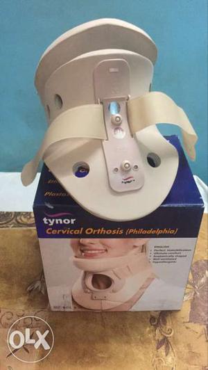 Cervical collar - anatomically shaped