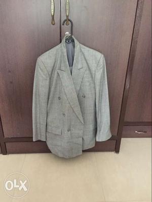 Suit in excellent condition
