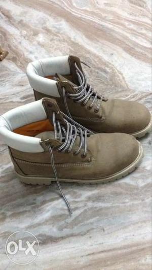 This is a timberland steel toe boots..bought it
