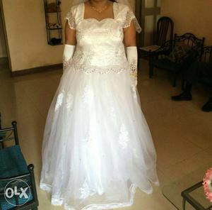 Wedding gown for sale price is negotiable only GENUINE