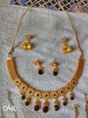 Women's Black Gemstone Gold Collar Necklace
