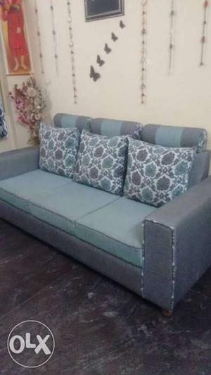 3 seater fabric sofa which is in excellent