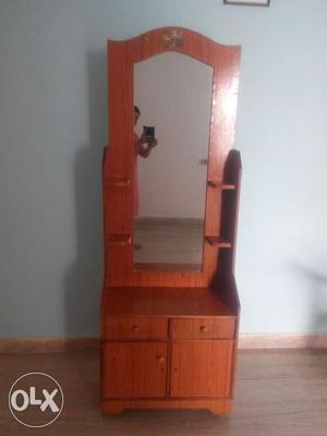 Dressing table in good condition