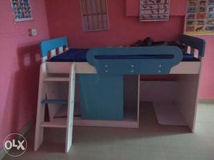 Foldable Child bed with matress in very good condition.