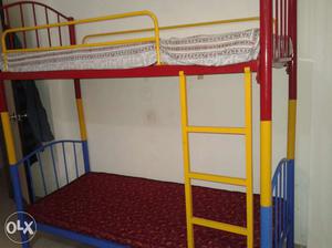 Kids bed with mattresses in very good condition
