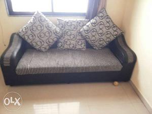 Sofa set 1.5 yrs old to be sold urgently