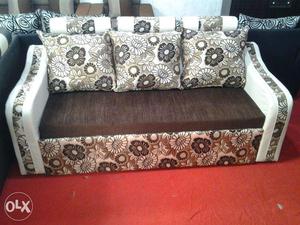 Super quality sofa 3 seater at best price.