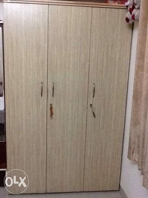 Wooden almira 3door new condition for sale