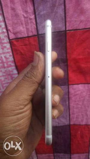 Good condition,h,free,cable have, finger print 16gb