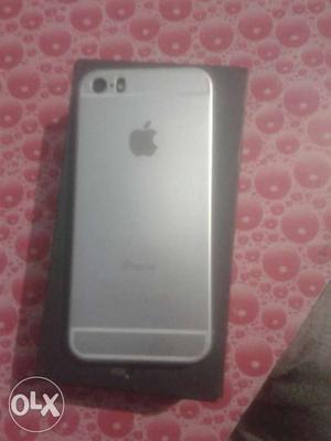 Iphone 5 16gb black with box & charger