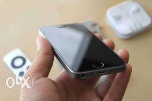 Iphone 5s 16 GB Space grey 1 year old with all