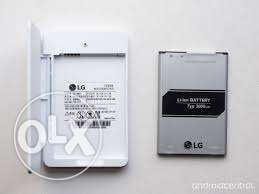 LG G4 original battery with LG cradle, under 3