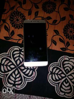 New phone only.. buyed in 11thousand used 3 months only want