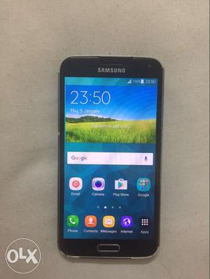 Samsung Galaxy S5 in Good condition with charger