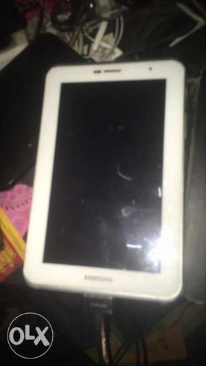 Samsung galaxy tab 2 with charger and headphones