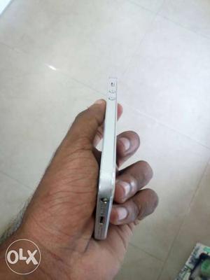 Phone in very good condition. iPhone 5 16gb.