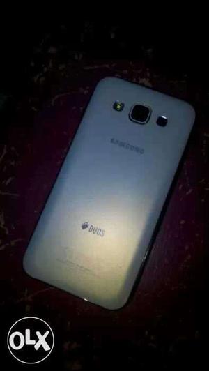 Samsung E5 mobile No scratches No complaints