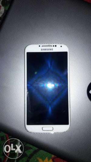 Samsung galaxy S4 white. mint condition and all
