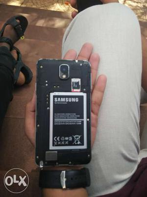 Samsung galaxy note 3 4G 32Gb internal 3GB ram.