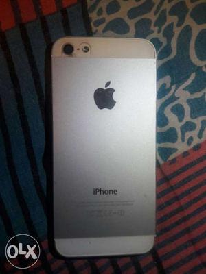 Very nice condition i phone 5 32 gb with one back