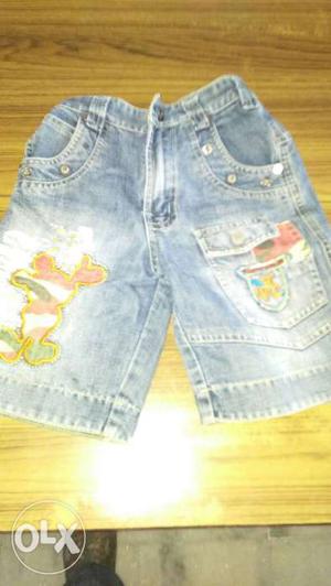 Branded shorts for age group 4-6 years