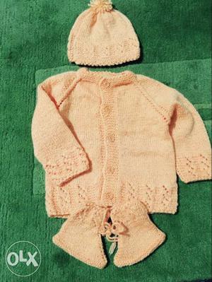 Knitted set for babies