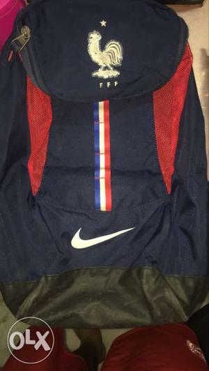 Original Nike France Football team bag. Zip in