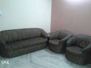 3 pc 5 seater sofa set in good condition.