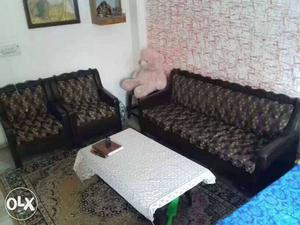3+2 seater sofa set heavy wood 5 years old