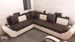 A six seetar sofa corner and full complit set
