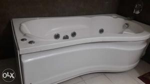 Bath tub Jacuzzi