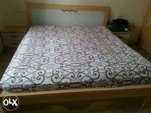 Bedroom set without mattress double bed with 2