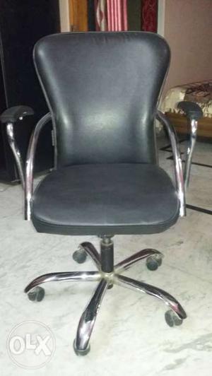 Black And Silver Office Rolling Armchair please negotiate