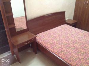 Branded queen bed with side table n dresser
