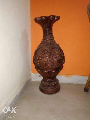 Ceramic pot for home decor in excellent condition