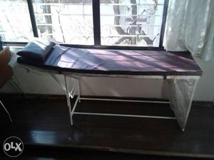 Dr Examination Bed With Matress
