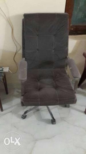Grey Padded Tufted Office Rolling Chair