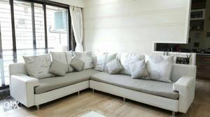 L shaped Sofa in good condition with pillows