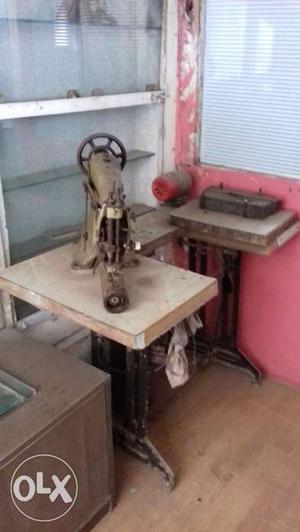 Leather sewing machine