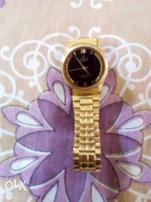 Beautiful unused golden band watch,black dial,you