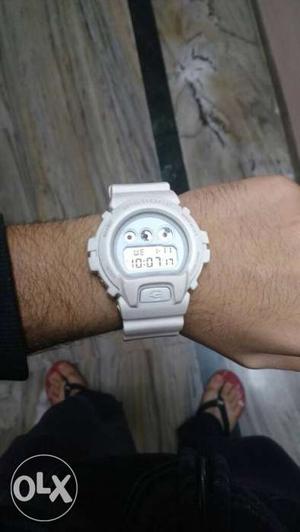 Casio G-shock white G365