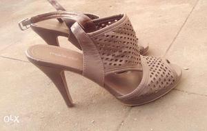 Marie Claire heels 3inchs size 6 usage -very less