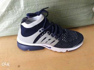 Nike air presto shoes Available