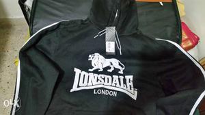 Size small full sleeve fleece colour black Lonsdale london